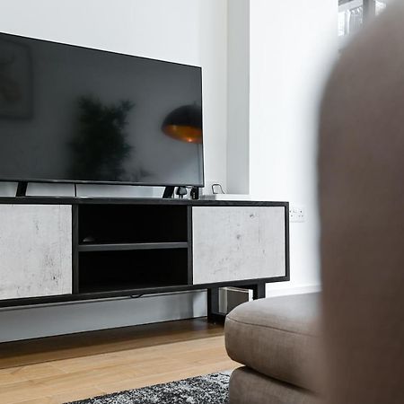 Khayat Homes - The Owelor - Two Bed Londra Esterno foto