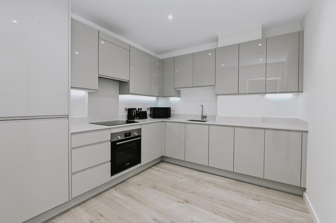 Khayat Homes - The Owelor - Two Bed Londra Esterno foto