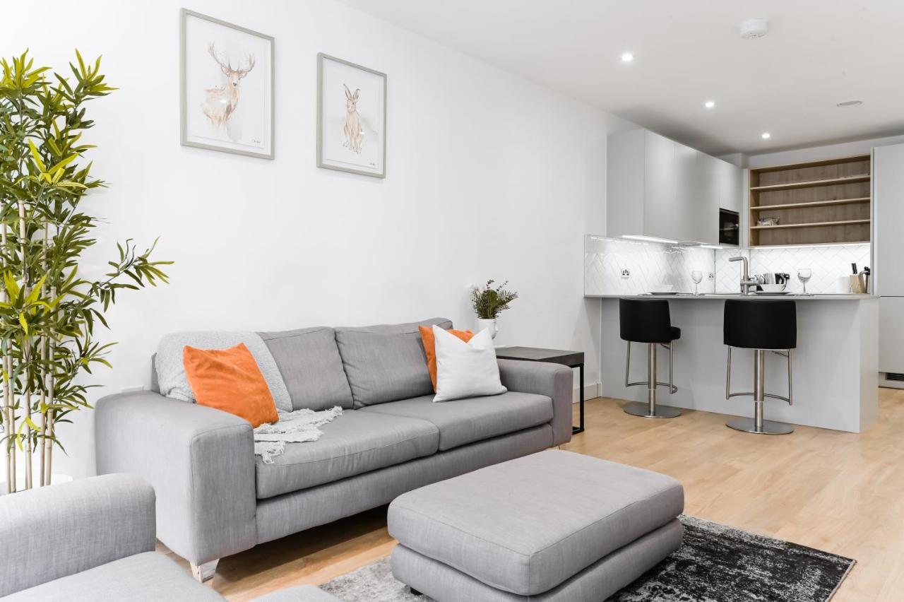 Khayat Homes - The Owelor - Two Bed Londra Esterno foto