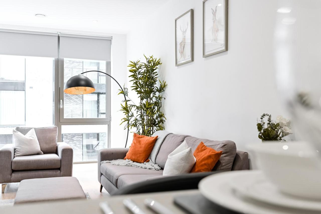 Khayat Homes - The Owelor - Two Bed Londra Esterno foto